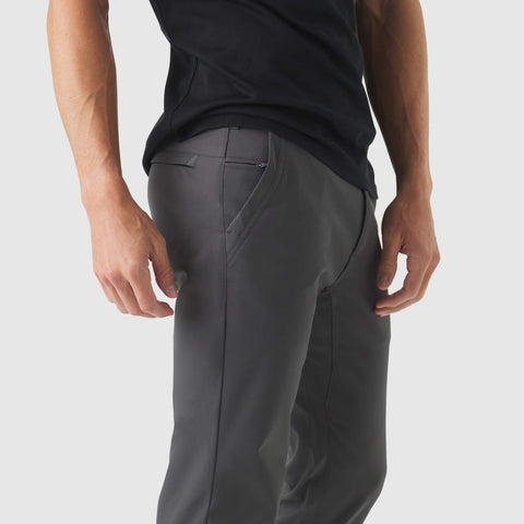 Jetsetter Tech Pant Slim Fit with wrinkle-free, anti-odor, and stain repellent features.