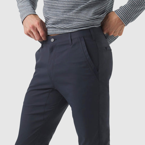 Jetsetter Tech Pant Slim Fit, wrinkle-free, travel-friendly design.