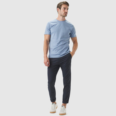 Jetsetter Tech Pant Slim Fit styled for travel, anti-odor and wrinkle-free fabric.