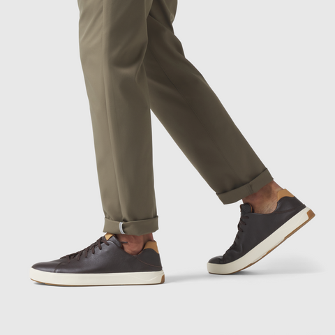 Jetsetter Tech Pant Straight Fit in motion, highlighting comfort and style.