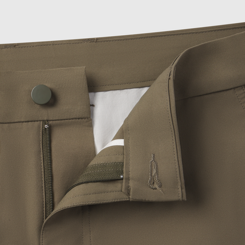 Jetsetter Tech Pant Straight Fit in khaki with premium stitching and durable zipper.